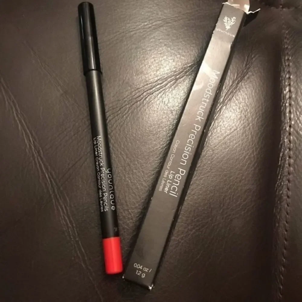 *30off3* NIB Younique Moodstruck Precision lip liner​